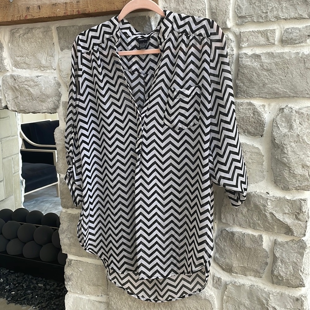 Black and White Chevron Top